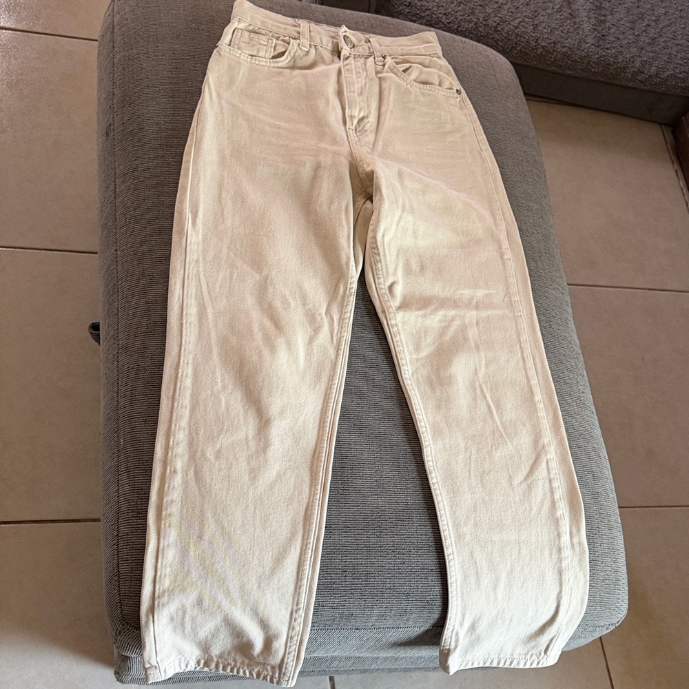 Stradivarius Women's Straight Leg Jeans